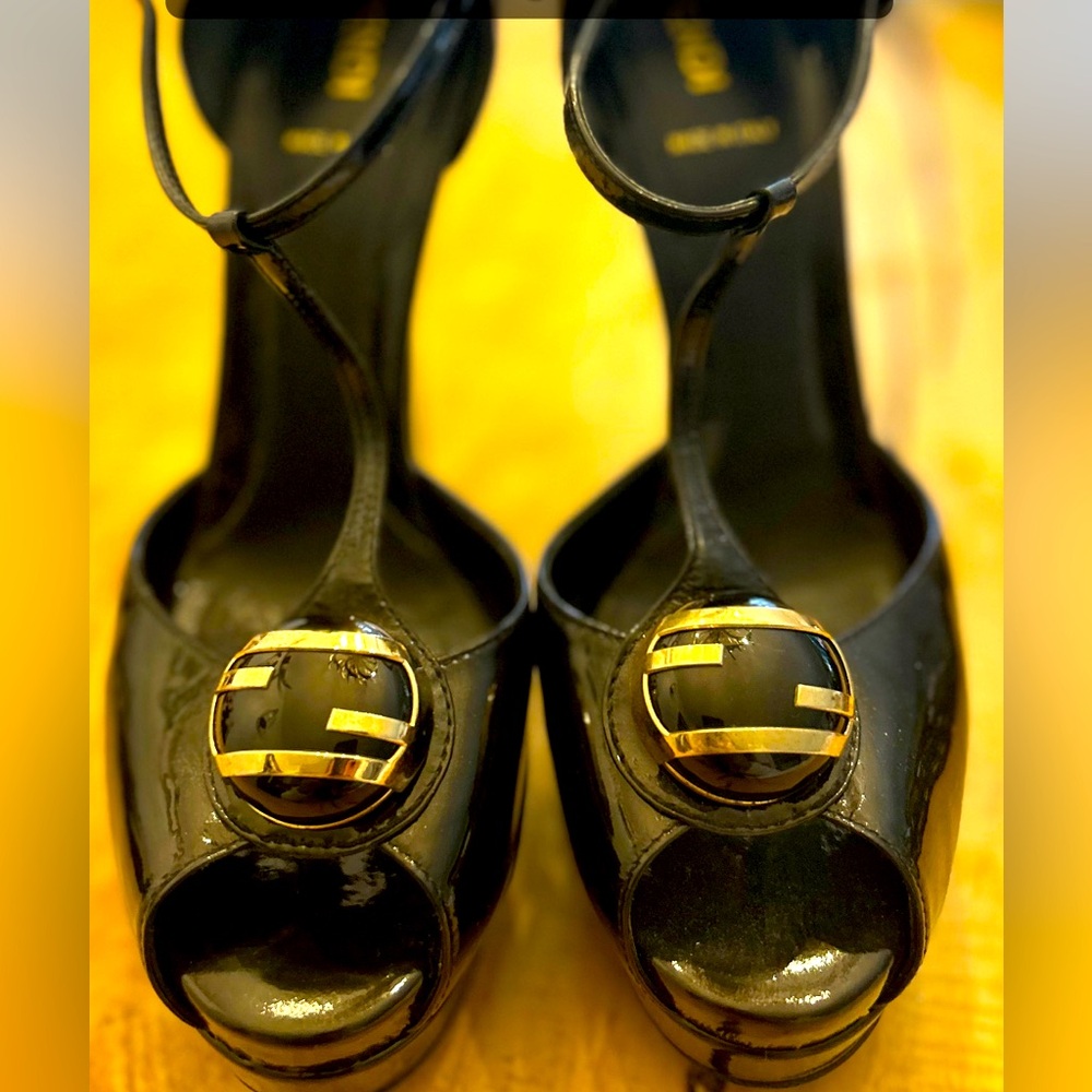 Fendi heels in pristine conditions, see pictures!